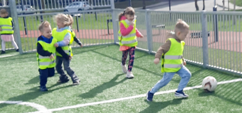 IŠVYKA Į ŠALTINIO PROGIMNAZIJOS STADIONĄ