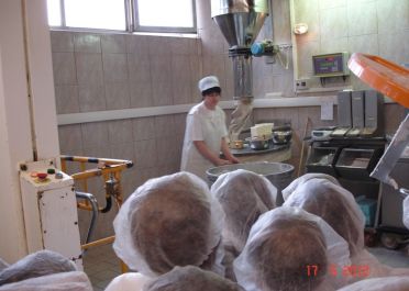 Priešmokyklinukų ir lavinamųjų klasių mokinių išvyka į UAB Molupis kepyklą