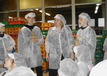 Priešmokyklinukų ir lavinamųjų klasių mokinių išvyka į UAB Molupis kepyklą